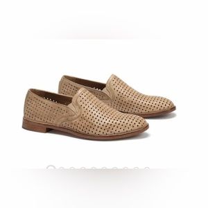TRASK ALI Perforated Loafer In Créame Leather